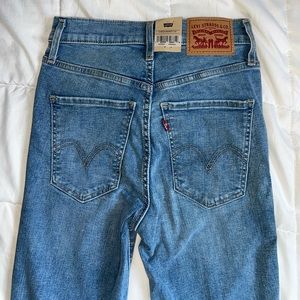 Levi’s skinny jeans